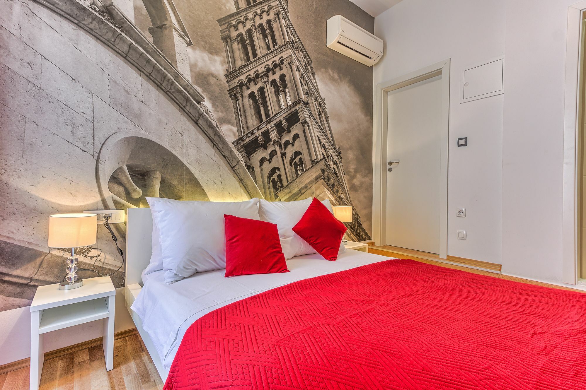 Split Urban Rooms III Extérieur photo